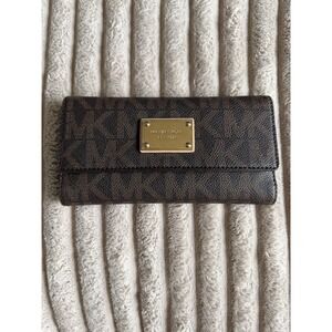 Michael Kors Jet Set Checkbook Wallet Brown Signature Logo Gold Hardware